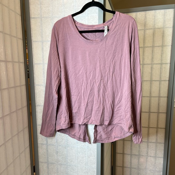 Athleta Tops - HP 🎉 Athleta long sleeved top